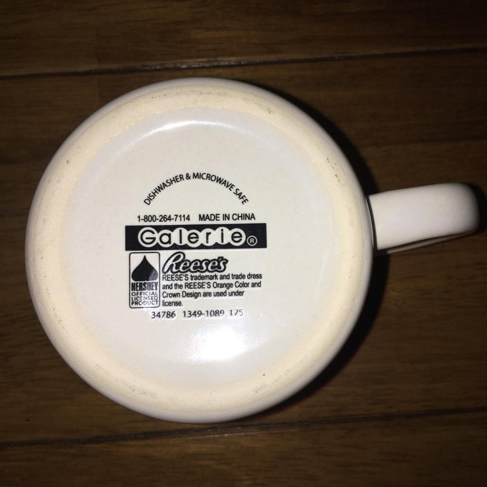 Reese’s Ceramic Mug - Picture 6 of 6